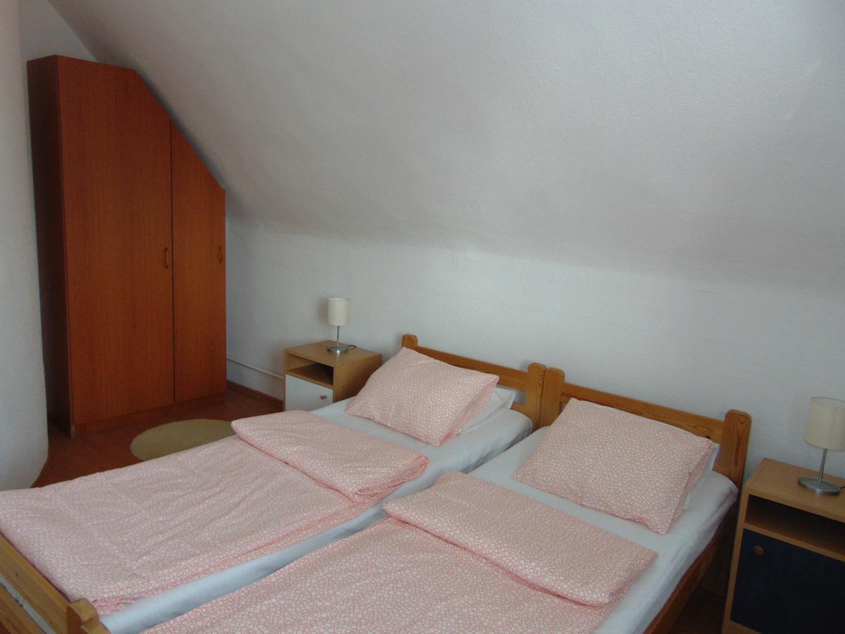 Csevi Apartmanhaz Mezőkövesd Zewnętrze zdjęcie