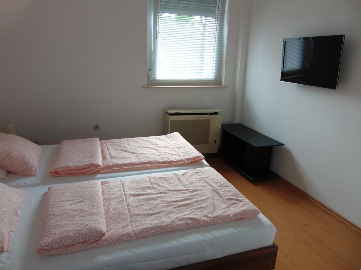 Csevi Apartmanhaz Mezőkövesd Zewnętrze zdjęcie